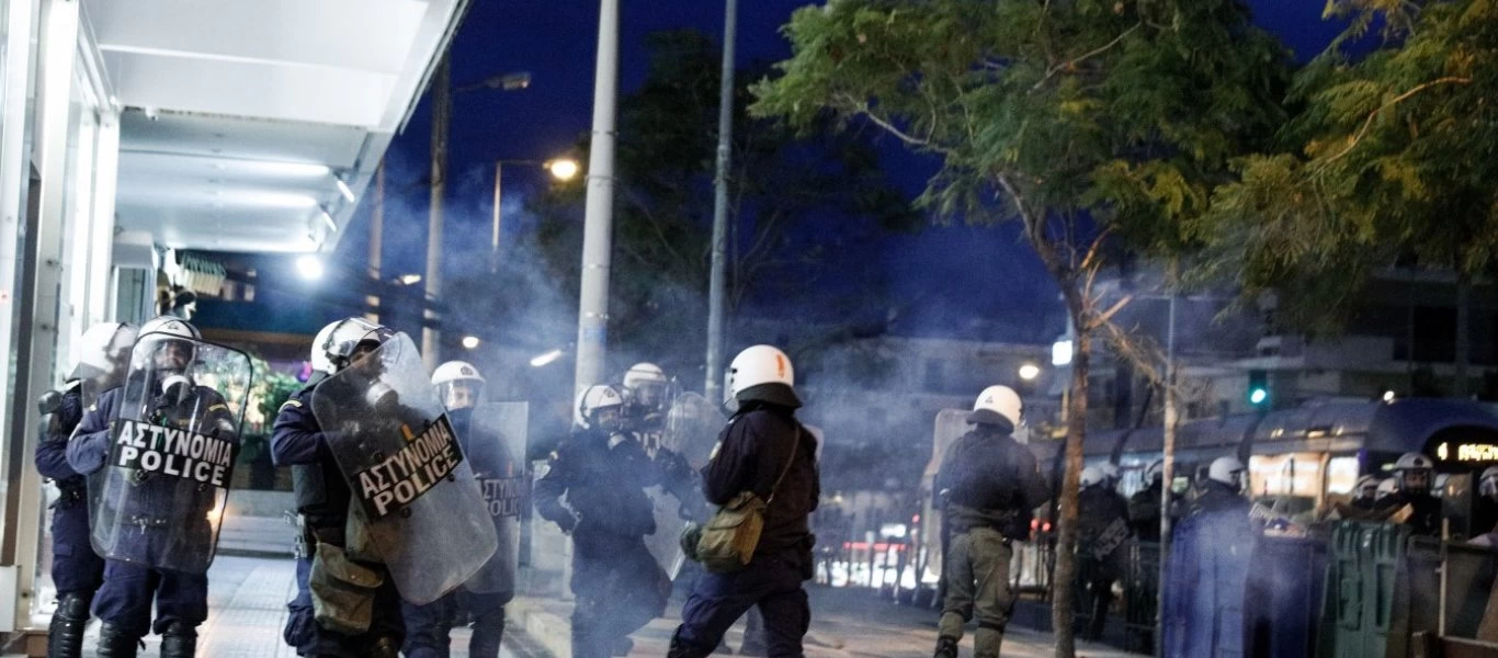 Βίντεο: Η εξέγερση της πλατείας - Πώς άναψε η σπίθα της αντίστασης στη Νέα Σμύρνη